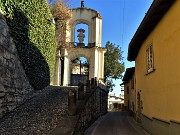 18 Due passi in via Borgo Canale